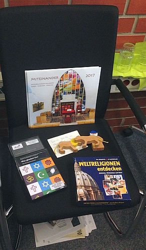Materialtisch Weltreligionen